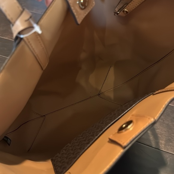 Michael Kors Brown Tote Bag with Pouch NWOT - Picture 9 of 14